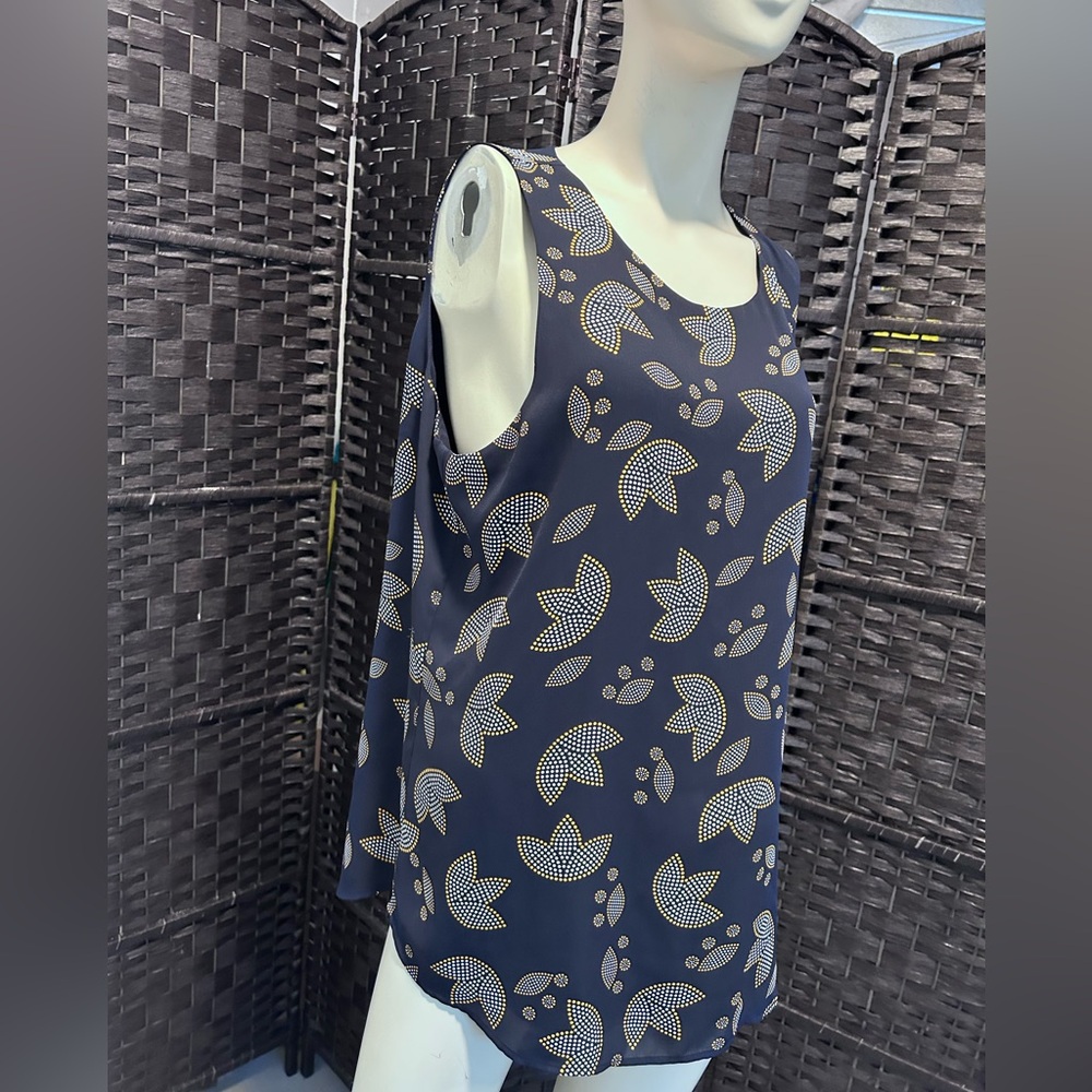 41 Hawthorne sleeveless, back zip, back slit, lined navy blouse size xl NWT